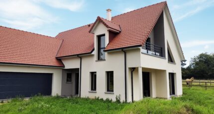 Maisons à toits rouges