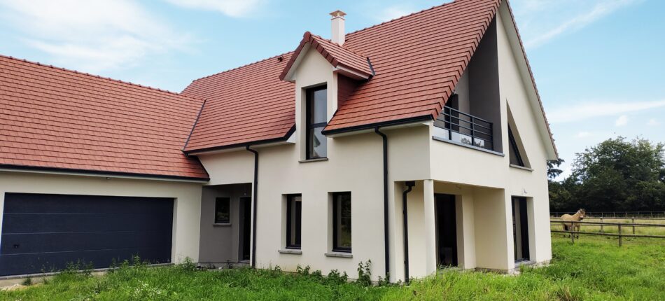 Maisons à toits rouges 